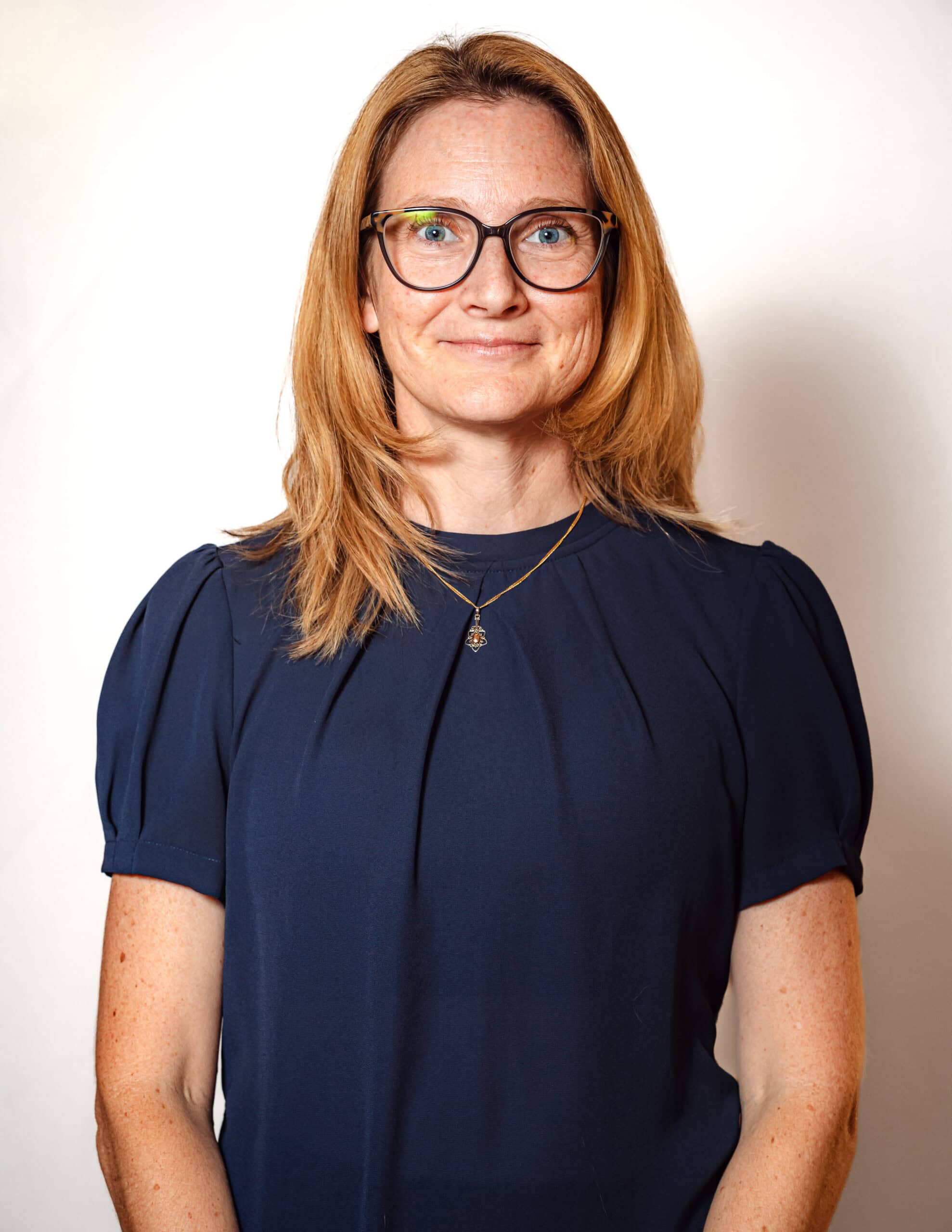 professional portrait neutral background by Evan Aube Creative