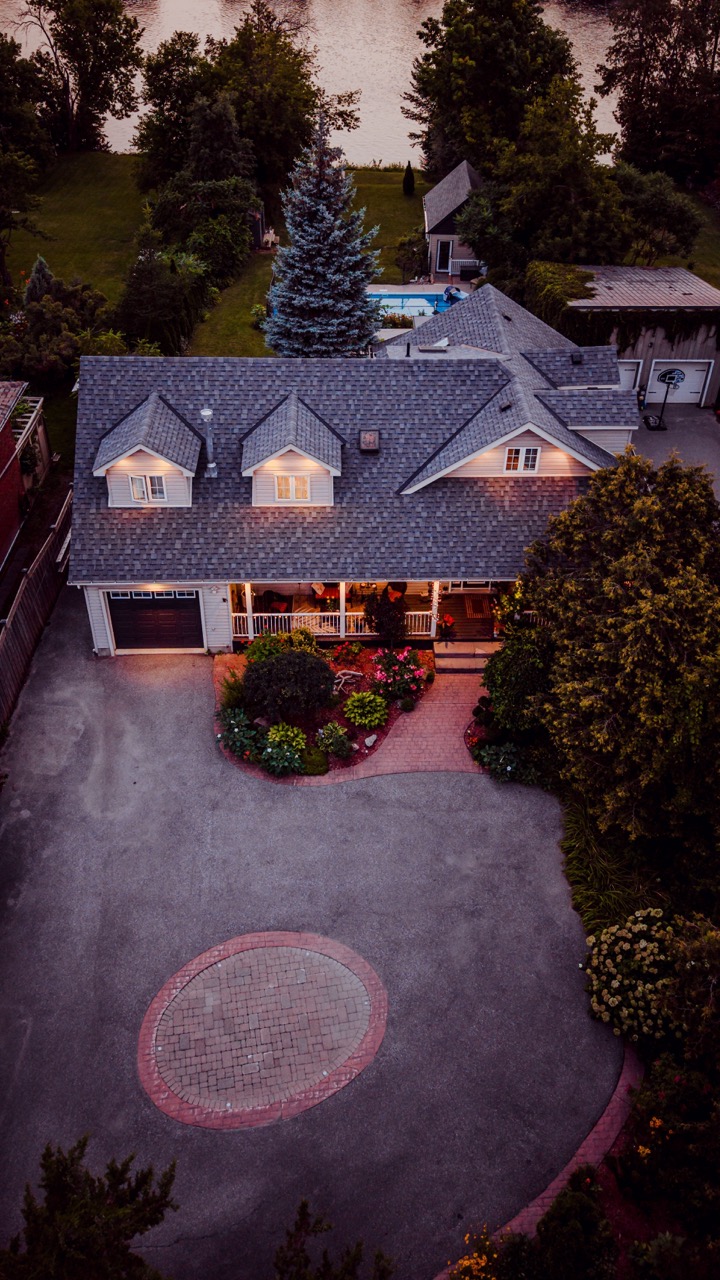 Real estate listing photography, 625 River Road South, Peterborough